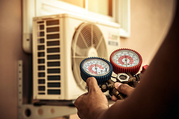 Professional Hvac technician working in North Liberty, IN